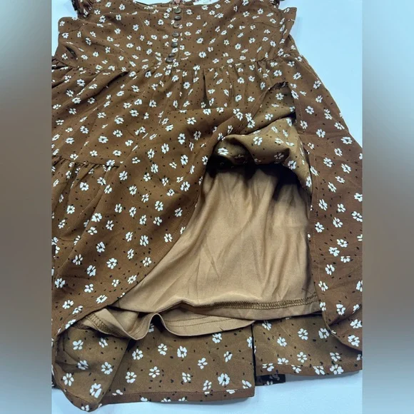 Entro Ditsy Floral Ruffle Tier Lined Romper Size Small - Picture 5 of 9